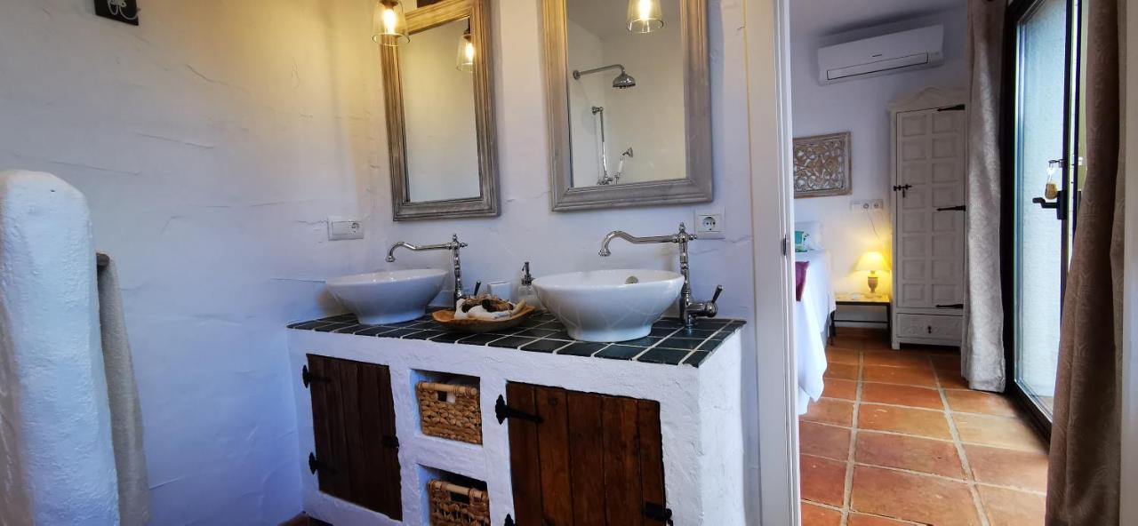 Roca Verde, Boutique Bed & Breakfast (Adults Only) アラウリン・デ・ラ・トレ エクステリア 写真